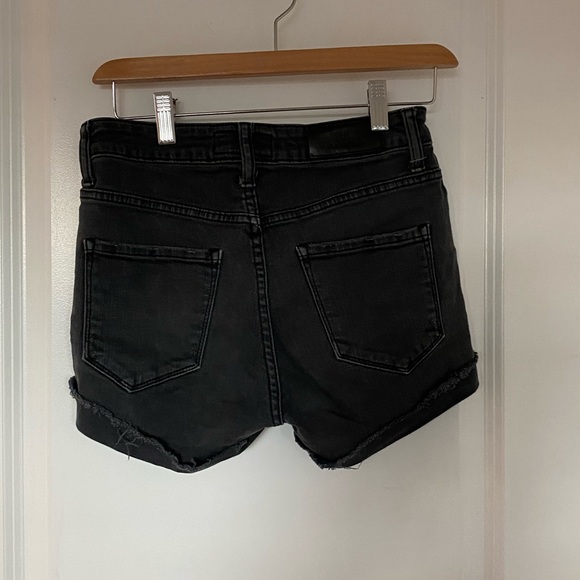 Women’s mid rise shorts - Picture 2 of 4